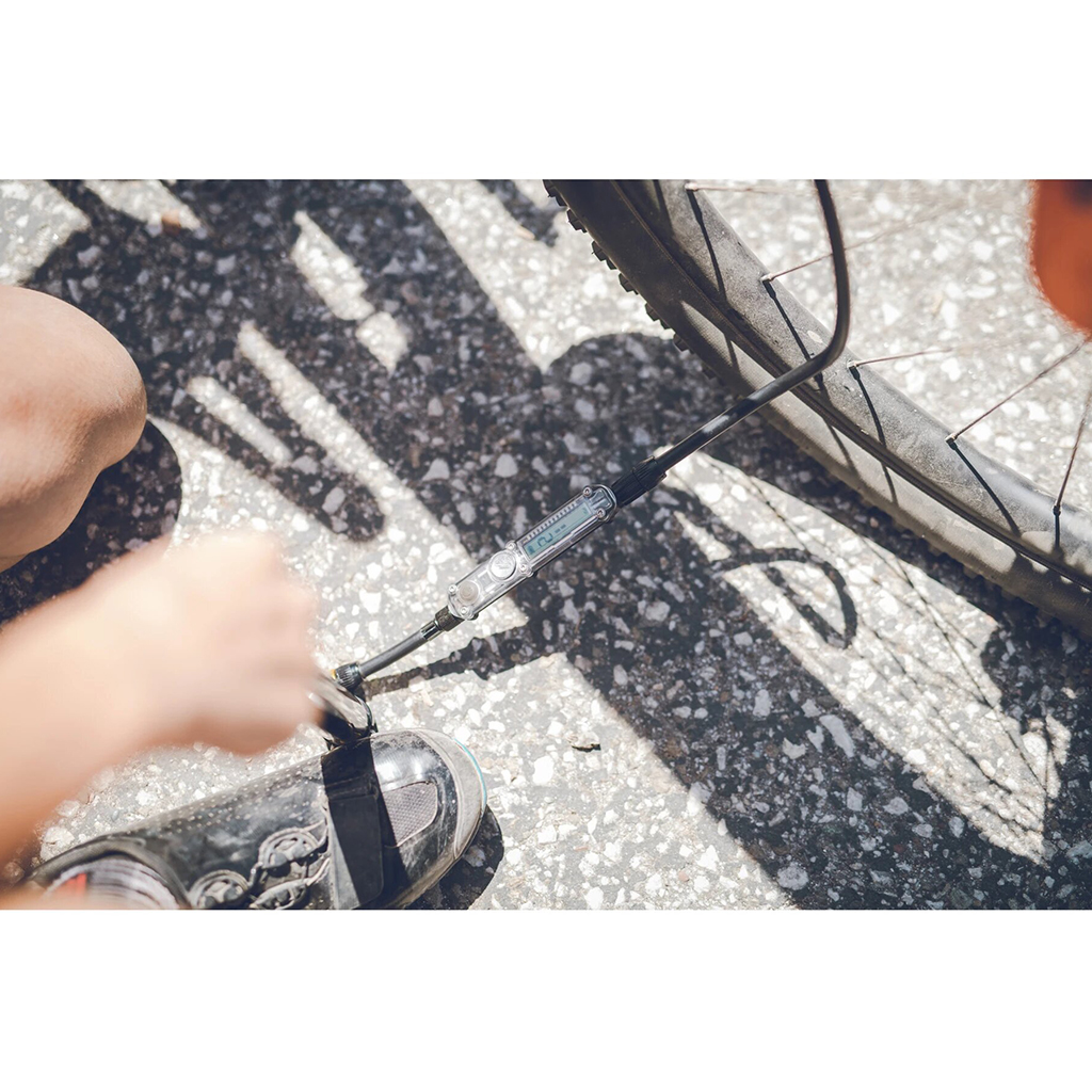 Lezyne Micro Floor Drive Digital HVGHigh Volume PumpSilver